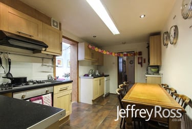 6 bed house, Flora Street, Cathays, Cardiff, CF244EQ - Image 4